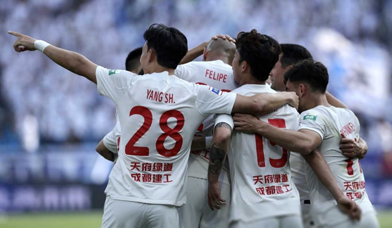 包含天津泰达客场击败浙江绿城，继续保持胜利势头的词条